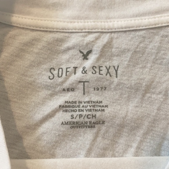 American Eagle “Femme Vibes” graphic tee - Picture 4 of 4